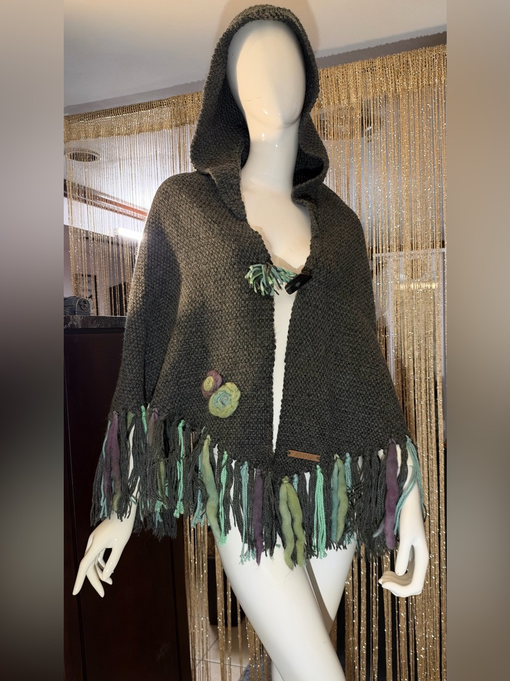 Aguapau Telar Artisan 100% Wool Hooded Poncho Cape – Handmade